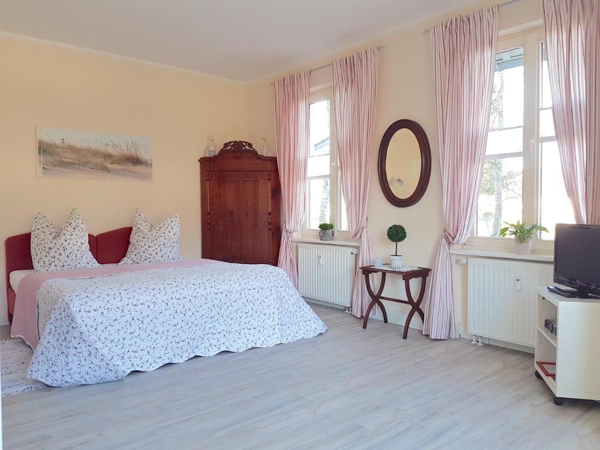 Ferienwohnungen Im Haus Boree Prerow Exteriér fotografie